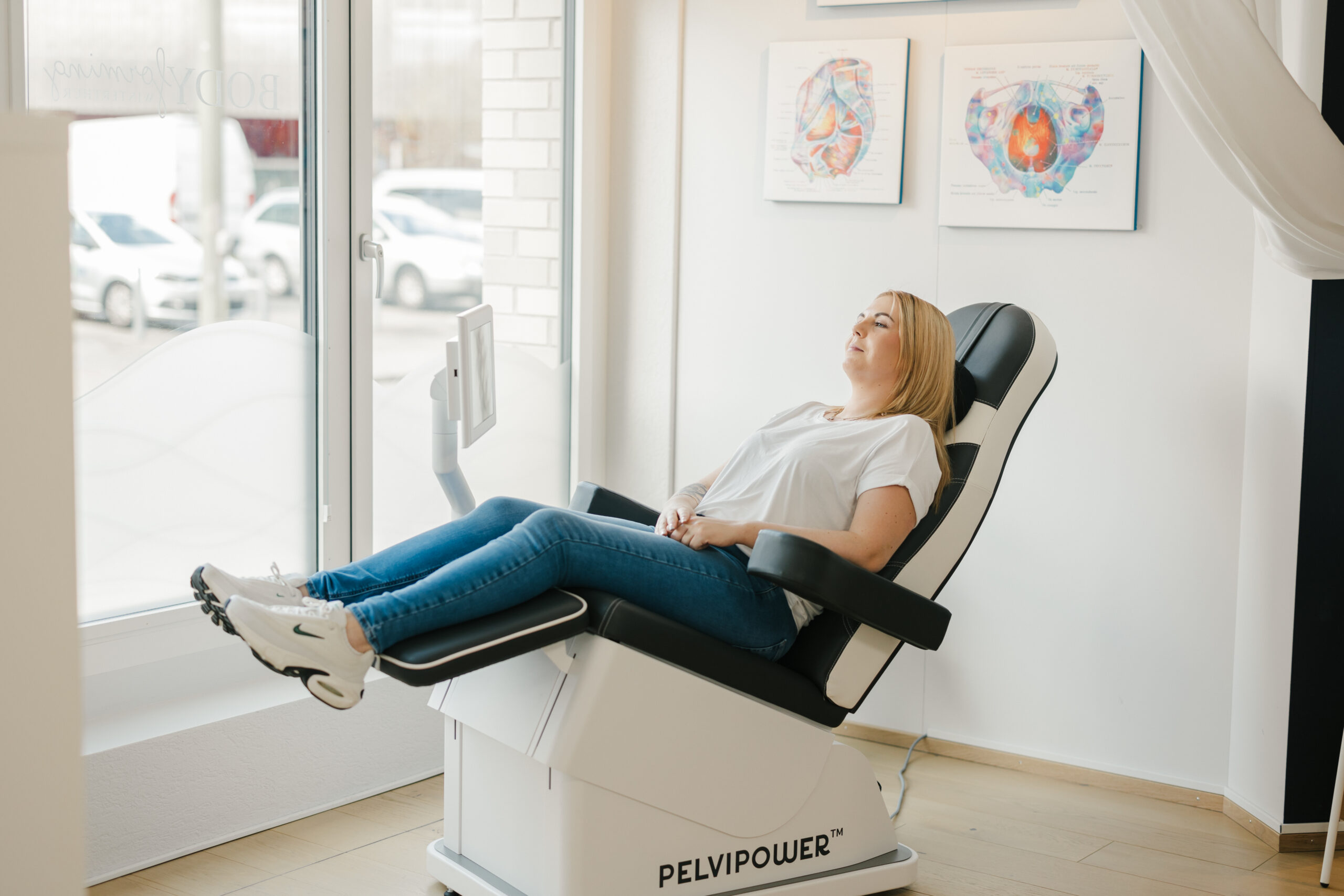Beckenbodentraining mit dem PelivPower stuhl bei BODYforming in winterthur